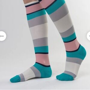 NWT TRTL compression socks (size small)